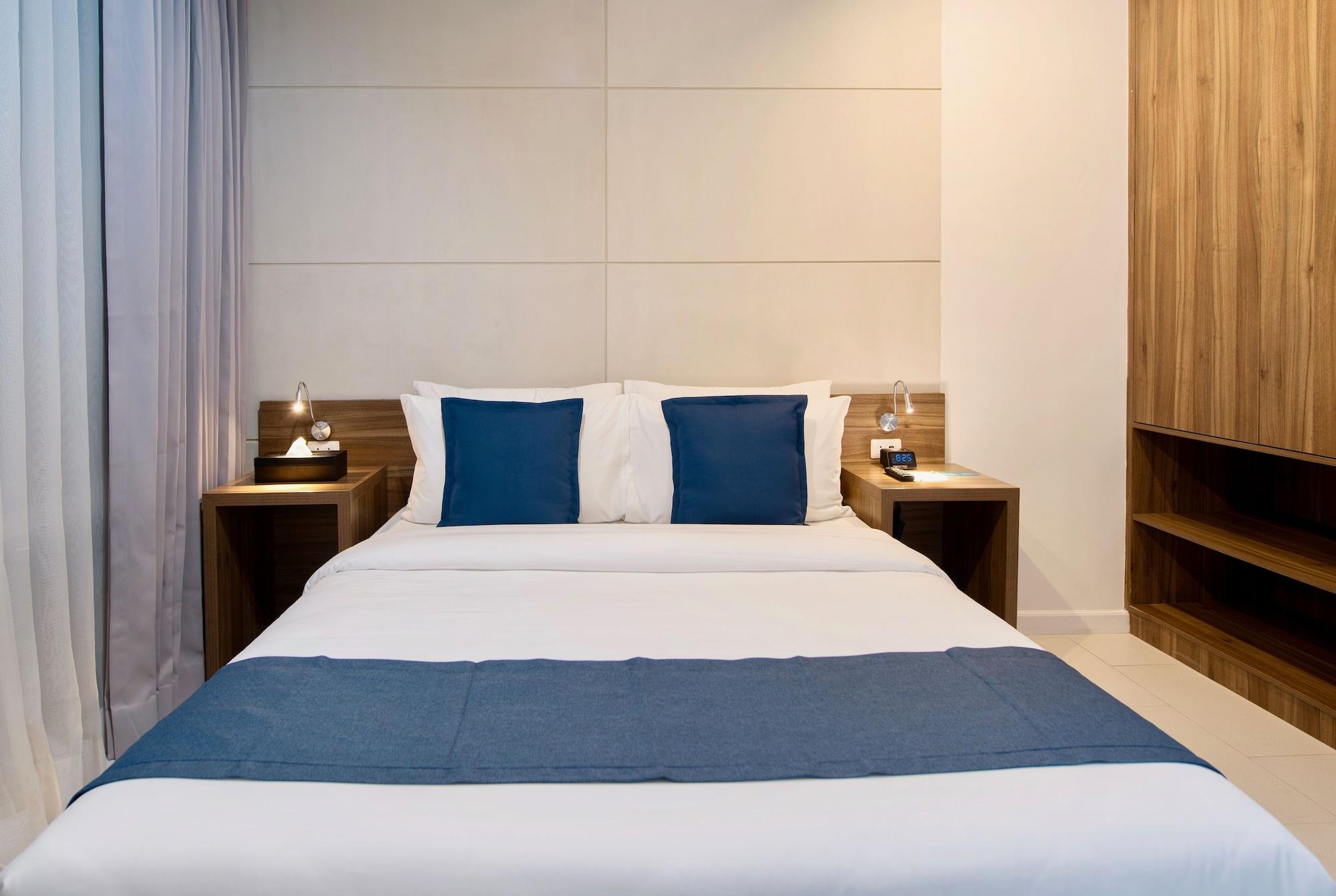 The Sphere Serviced Residences Managed By Hii Makati City Exteriör bild