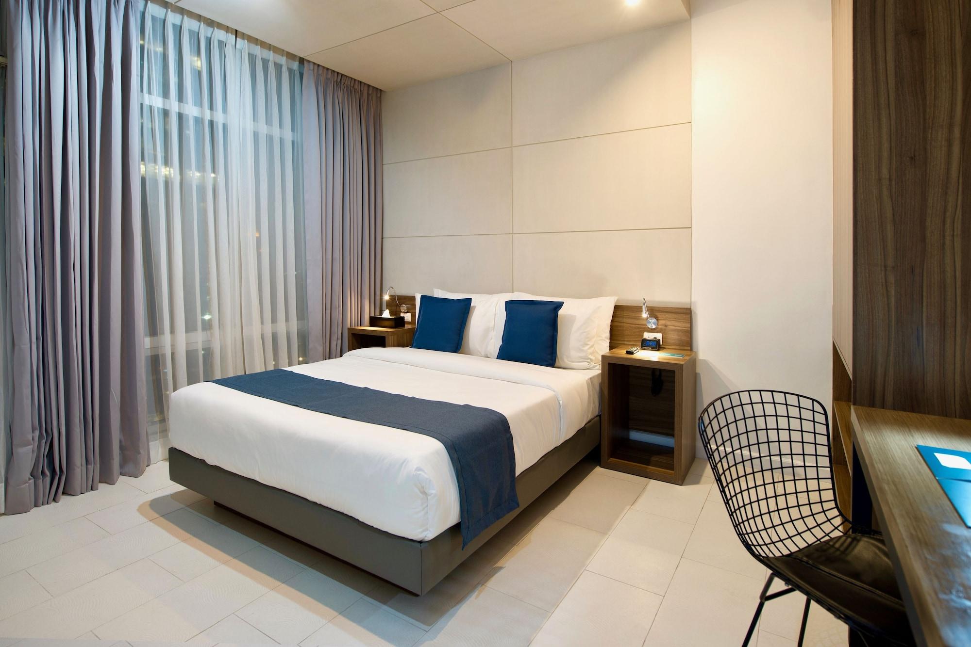 The Sphere Serviced Residences Managed By Hii Makati City Exteriör bild