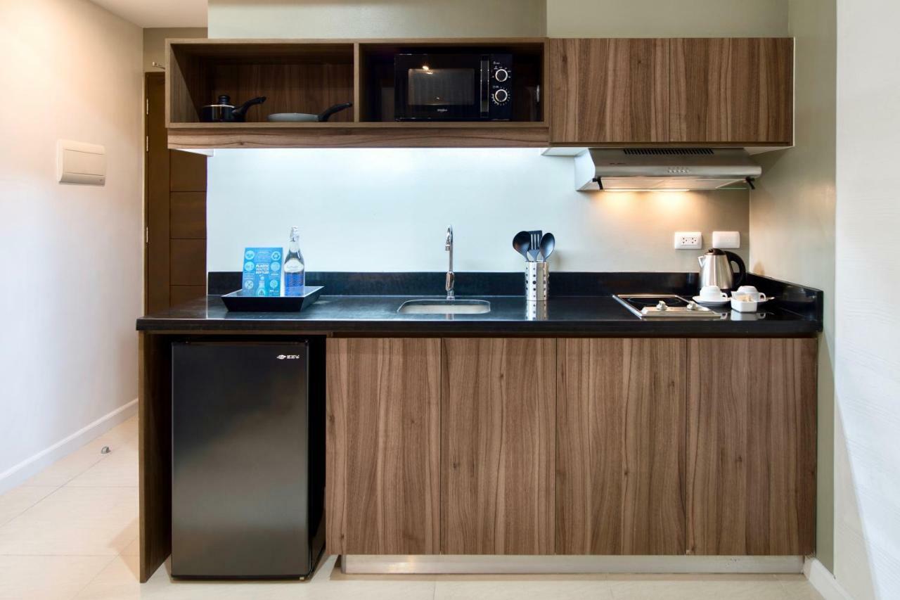 The Sphere Serviced Residences Managed By Hii Makati City Exteriör bild