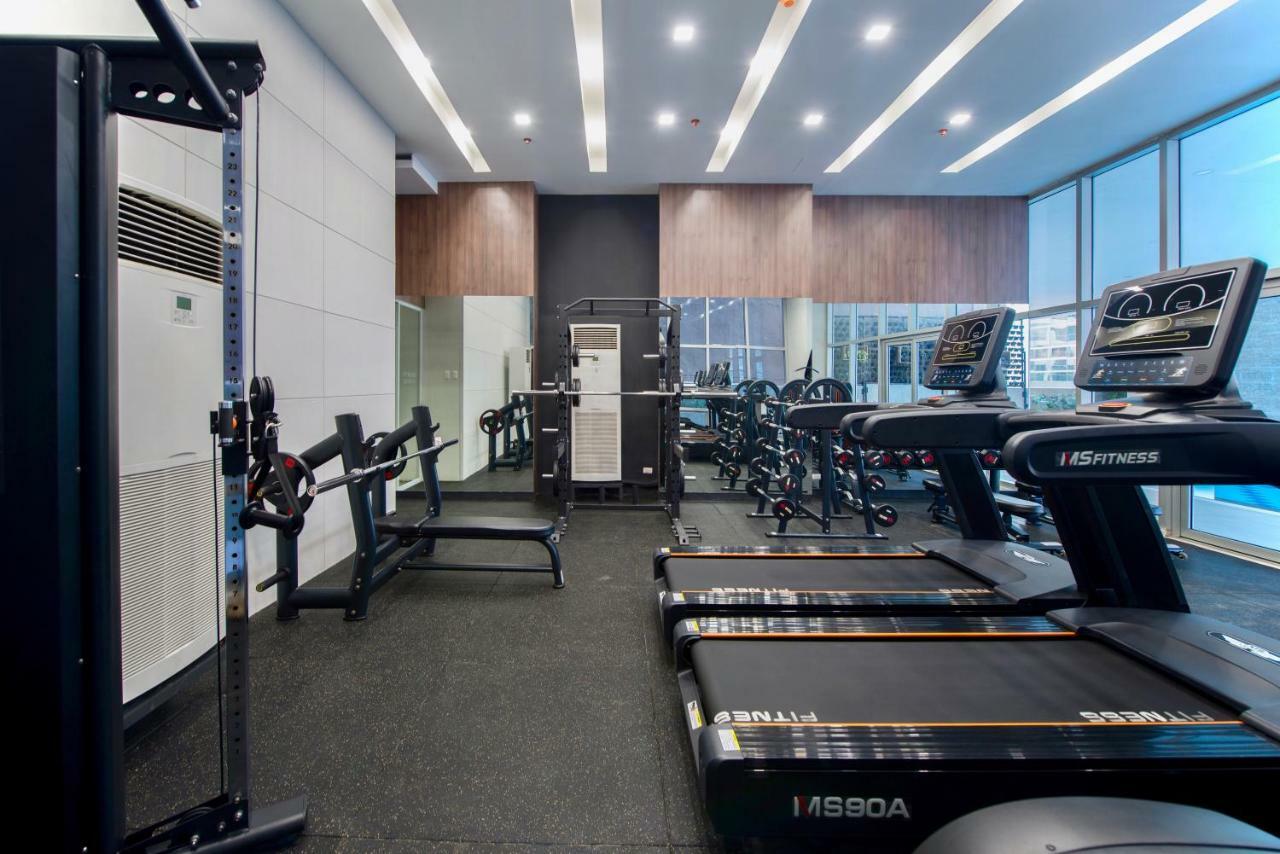 The Sphere Serviced Residences Managed By Hii Makati City Exteriör bild