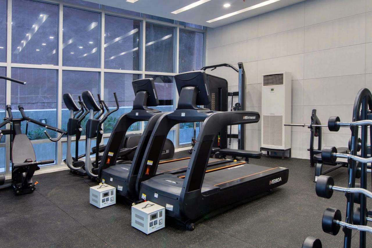 The Sphere Serviced Residences Managed By Hii Makati City Exteriör bild