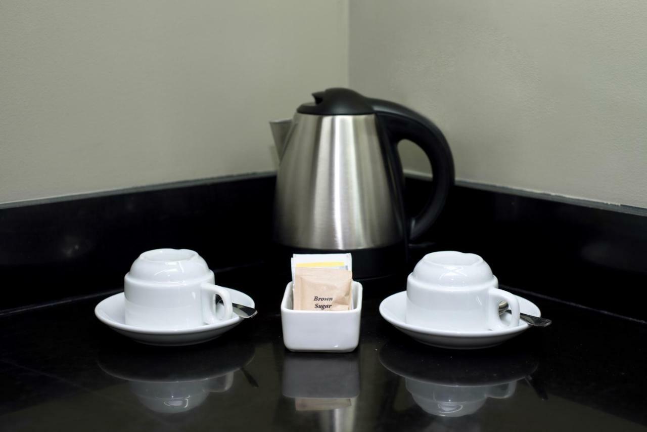 The Sphere Serviced Residences Managed By Hii Makati City Exteriör bild