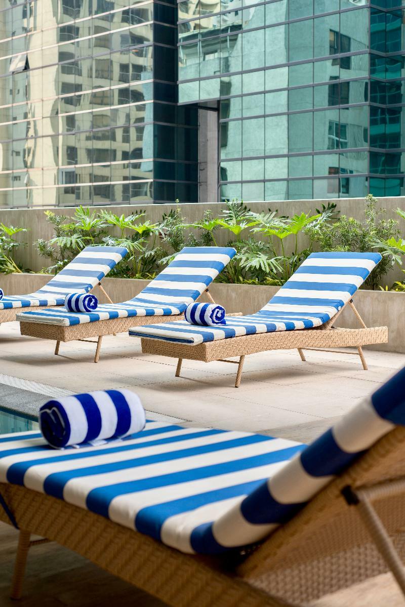 The Sphere Serviced Residences Managed By Hii Makati City Exteriör bild