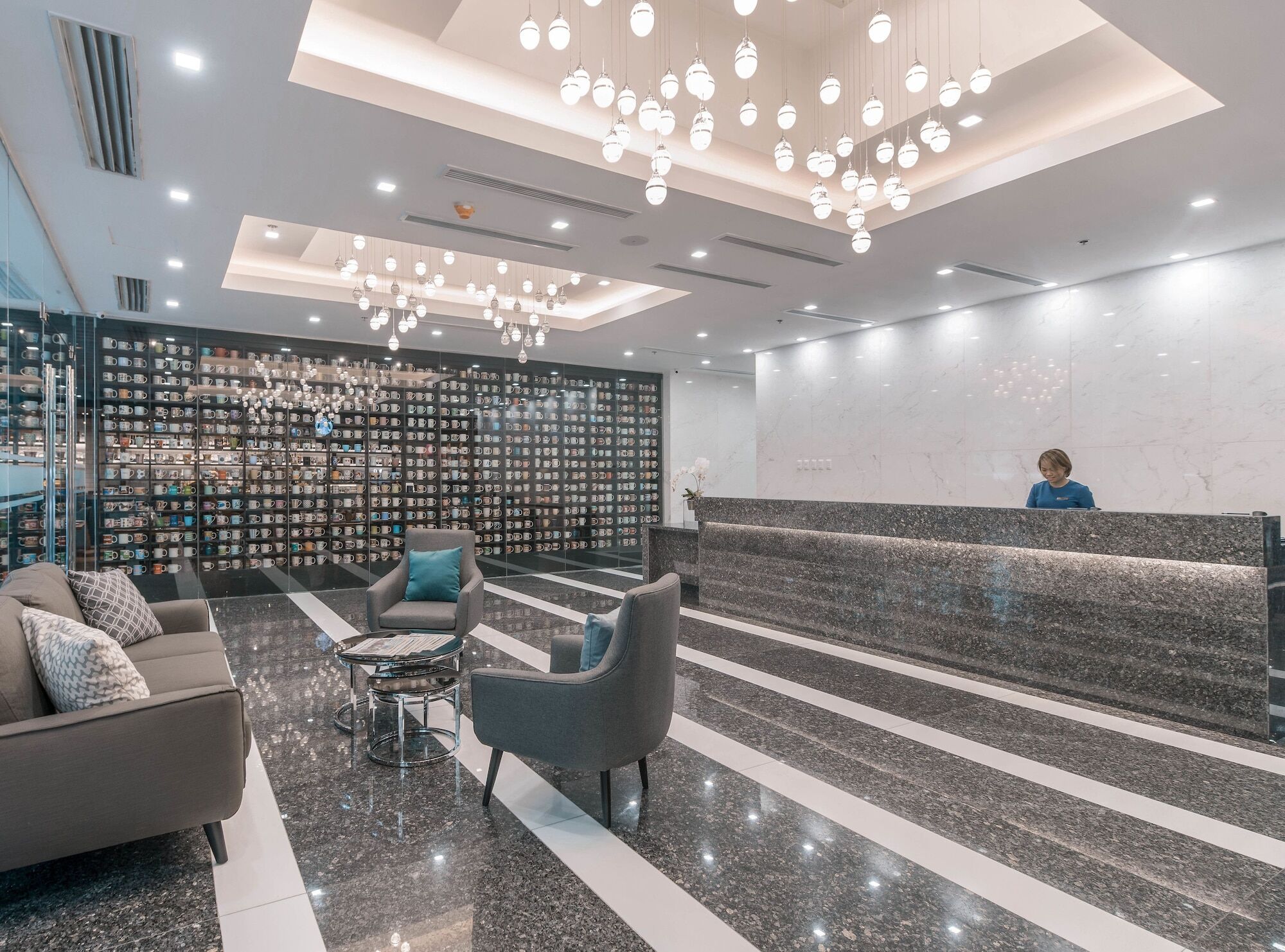 The Sphere Serviced Residences Managed By Hii Makati City Exteriör bild